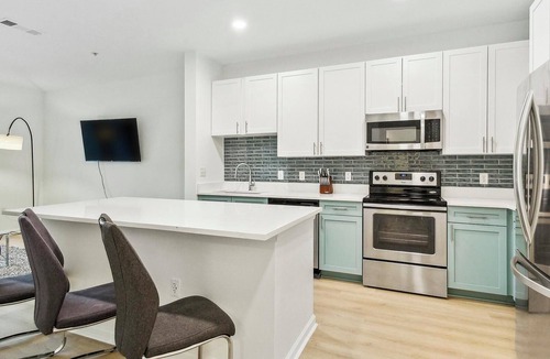 Eden Apartment | Landing | Stunning 1BD, Clubhouse, Pool