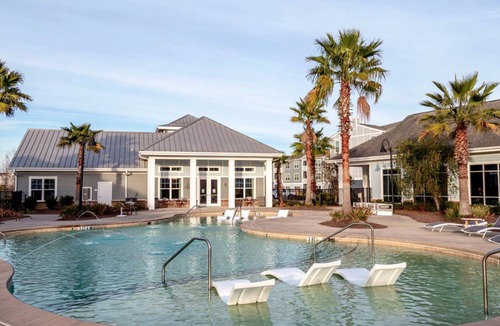 Eden Apartment | Landing | Stunning 1BD, Clubhouse, Pool