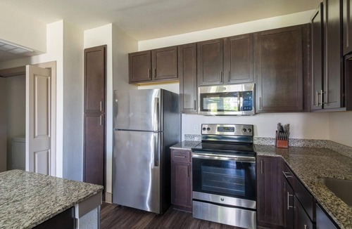 Spring Apartment | Landing | Stunning 1BD, Courtyard, Pool