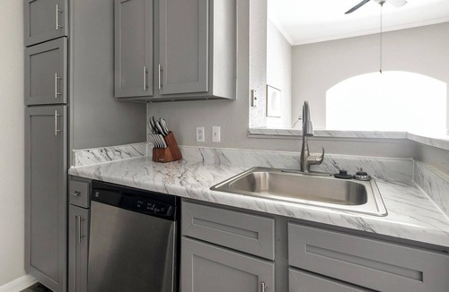 Briarforest Apartment | Landing | Stunning 1BD, Gym, Pool