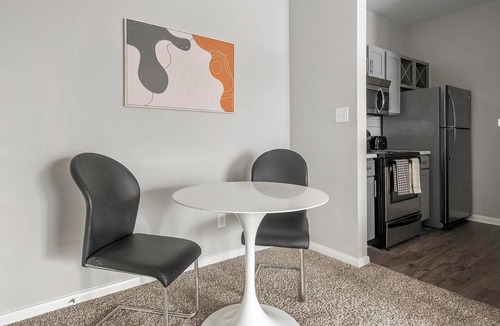 Briarforest Apartment | Landing | Stunning 1BD, Gym, Pool