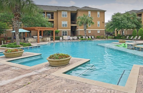 Barker Apartment | Landing | Stunning 1BD, Gym, Clubhouse