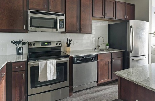 Washington Ave./ Memorial Park Apartment | Landing | Stunning 1BD, Gym, Clubhouse