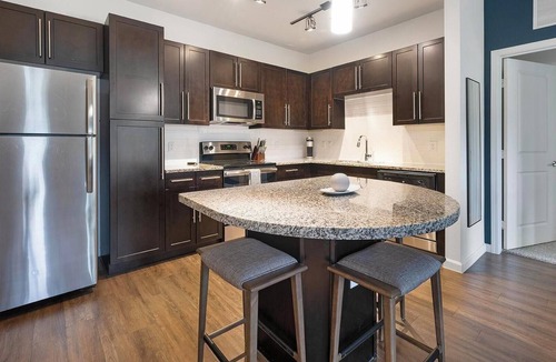McNeil Apartment | Landing | Stunning 1BD, Yoga Studio, Gym