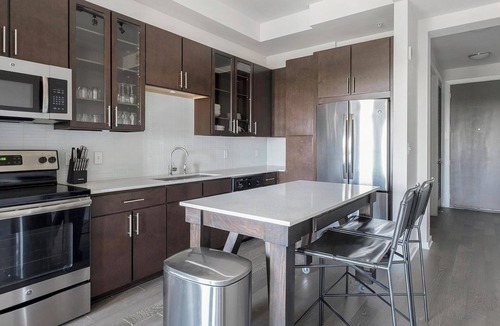 Woodland Heights Apartment | Landing | Stunning 1BD, Yoga Studio, Game Room
