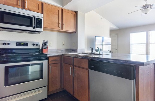 Jenks Apartment | Landing | Stunning 2BD, Clubhouse, Courtyard