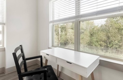 Addicks Apartment | Landing | Stunning 2BD, Courtyard, Yoga Studio