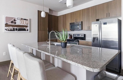 Memorial Apartment | Landing | Stunning 2BD, Gym