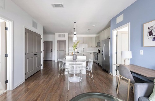Belville Apartment | Landing | Stunning 2BD in Westport
