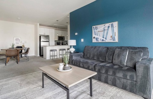 Charlotte Apartment | Landing | Stunning 2BD, Clubhouse, Gym