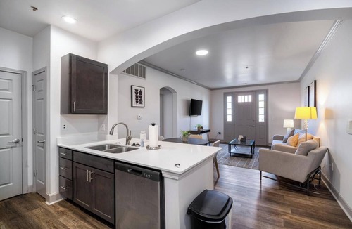 Corryville Apartment | Landing | Stunning 2BD, Clubhouse, Pool