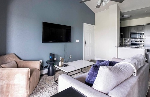 Richmond Apartment | Landing | Stylish 1BD, Clubhouse, Gym