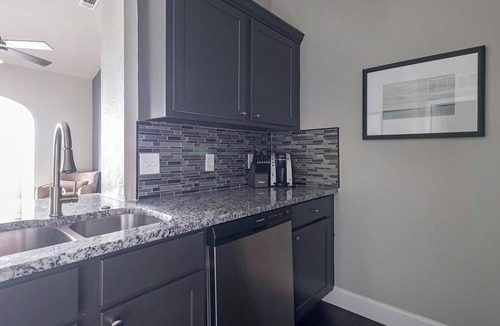 Richmond Apartment | Landing | Stylish 1BD, Clubhouse, Gym