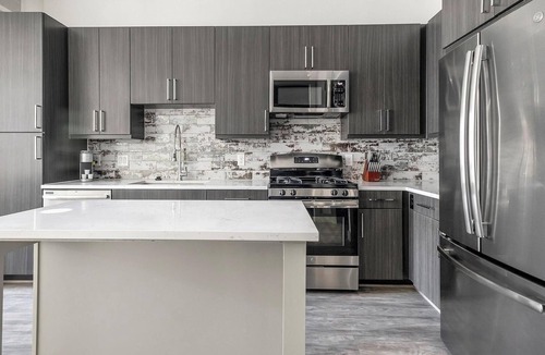 Washington Ave./ Memorial Park Apartment | Landing | Stylish 1BD, Clubhouse, Gym