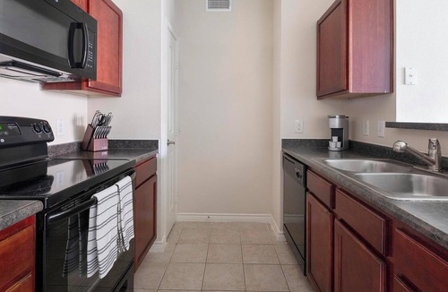 Barker Apartment | Landing | Stylish 1BD, Clubhouse, Gym