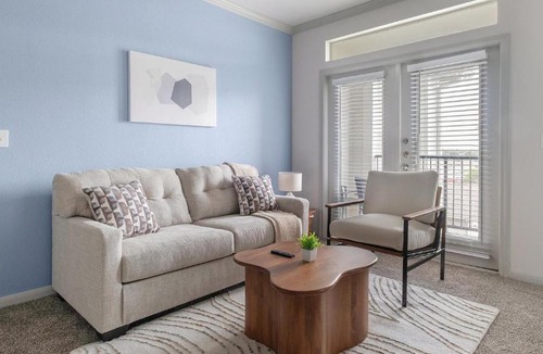 Northeast Houston Apartment | Landing Stylish 1BD Game Room Clubhouse