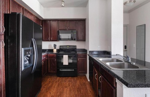 Northeast Houston Apartment | Landing Stylish 1BD Game Room Clubhouse