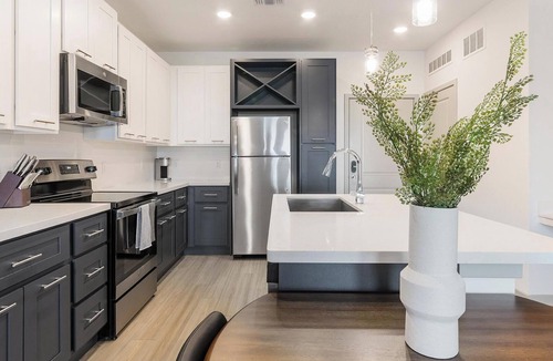 Apopka Apartment | Landing | Stylish 1BD, Gym, Clubhouse