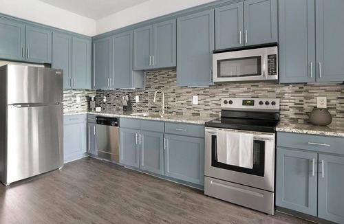 Nassau Bay Apartment | Landing | Stylish 1BD, Gym, Clubhouse