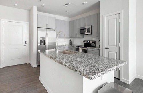 Spring Branch East Apartment | Landing | Stylish 1BD, Gym, Pool