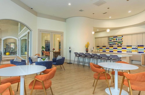 Webster Apartment | Landing | Stylish 1BD, Clubhouse