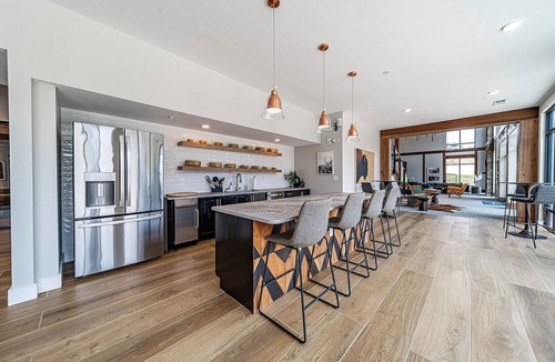 Hickory Apartment | Landing | Stylish 2BD, Clubhouse, Gym