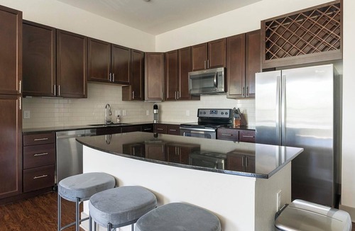 Klein Apartment | Landing | Stylish 2BD, Clubhouse, Gym
