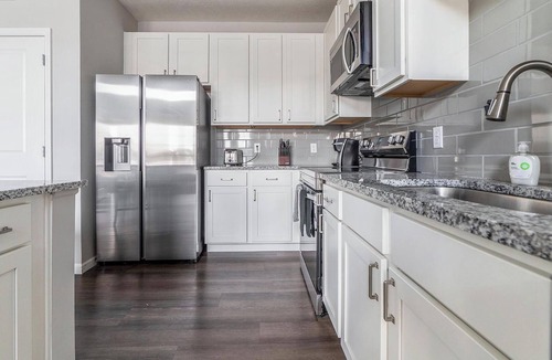 Northwest Columbus Apartment | Landing | Stylish 2BD, Gym