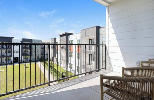 Lower Basin Lake Travis Apartment | Landing | Stylish 2BD, Pool, Clubhouse