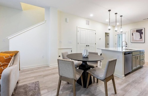 Wilmington Apartment | Landing | Stylish 2BD, Pool, Gym
