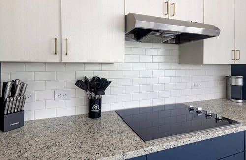 Addicks Apartment | Landing | Stylish 2BD, Yoga Studio, Courtyard