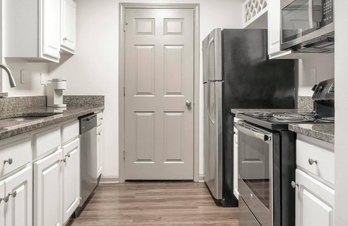 Piedmont Heights Apartment | Landing | Beautiful 2BD, Pool, Courtyard