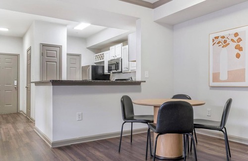 Piedmont Heights Apartment | Landing | Modern 2BD, Gym, Pool