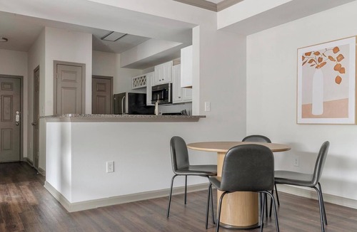 Piedmont Heights Apartment | Landing | Modern 2BD, Gym, Pool