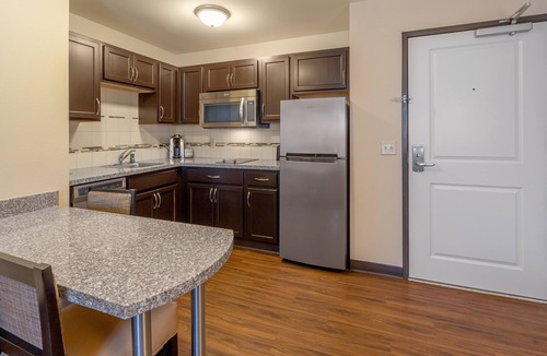Williston Hotel | Landmark Suites