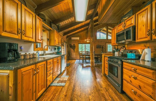 Eureka Cabin | Larch Lodge – Secluded Cabin!