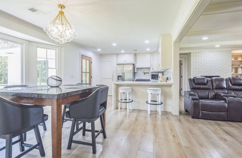 Cane Savannah House | Large 2 bedroom on 4 Acres!
