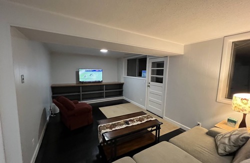 Cedar Rapids - Iowa City House | Large 4 Bedroom 2 Bath Split Level Home NE CR Large Fenced Yard