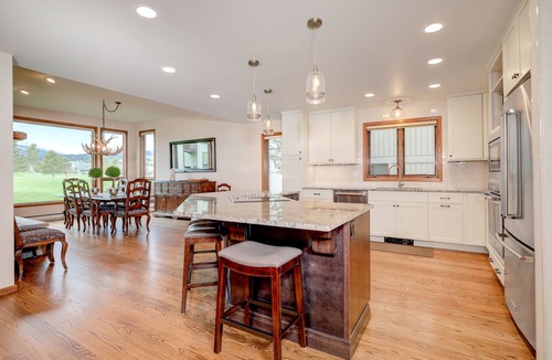 Big Sky Meadow Village Condo | Large Condo w/Miles of Views at Big Sky Golf Course, Community Hot Tub/Pool - Park Condo Retreat