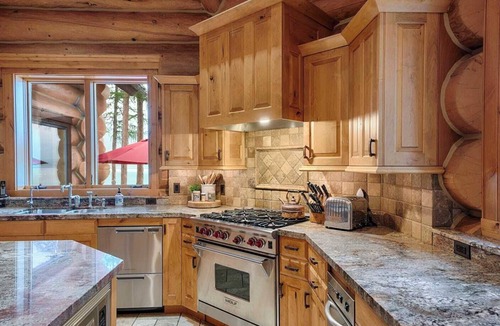 Marion House | Large Custom Log Estate Sleeping 14 on 50 Acres