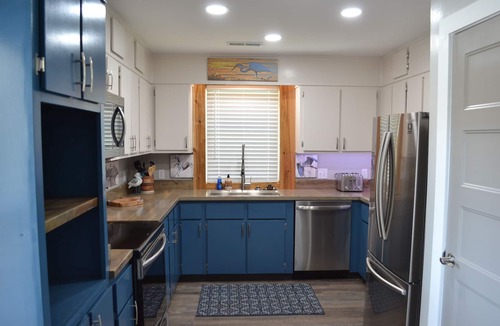 Sunbury House | Large home w/3 separate kitchens & living spaces