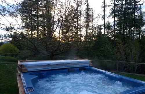 Hayden House | Large Kitchen, Hot tub, Game & Arcade Room