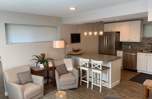 Coquitlam House | Large kitchen/in suite laundry/Self Contained, Central location.