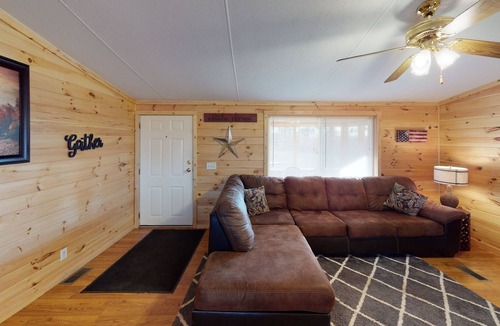 Nelsonville Cabin | Large, Open Sunset Cabin in Star of Hocking Hills