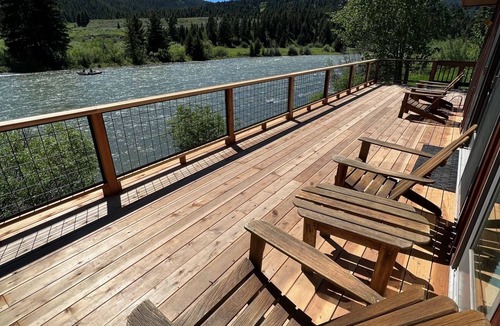 Cameron House | Largest home directly on Madison River 6 beds/6 baths & FR