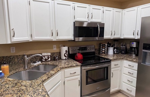 North Mountain Condo | Largest Remodeled 2 bd+ 2 bath+ Loft Overlooking Pool, Gated, Tennis, Pickleball