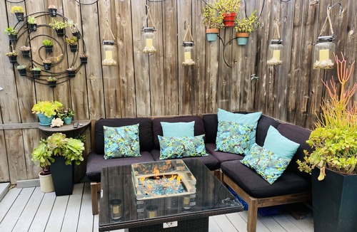 Mission Beach Cottage | Last minute discounts!Pet friendly with AC steps to beach-SUV parking