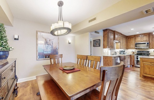 Lakeway Condo | Lavish All-Suite w/Tennis Courts: Near Pool, Golf