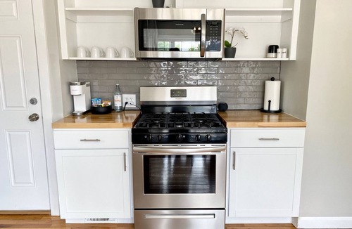Cheyenne Apartment | Lavish Luxury in a Lush Locale - No Cleaning Fee!