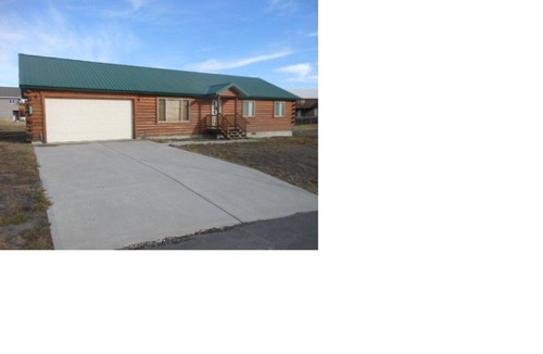 Island Park Cabin | Lazy Bear Cabin is a 3 bedroom/2 bath within 25 minutes of YNP